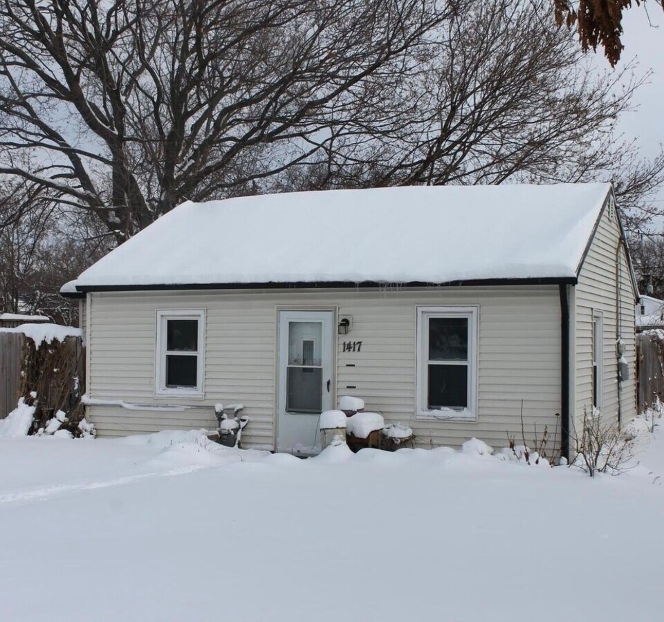 Photo - 1417 43rd St