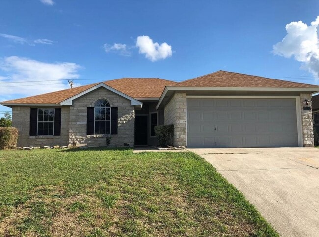 Building Photo - 5006 Parkwood Dr