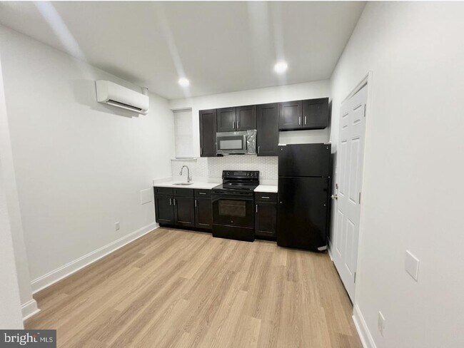 Photo - 2115 E Chelten Ave