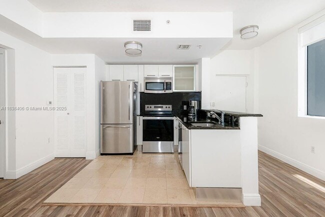 Photo - 3339 Virginia St Unit 205