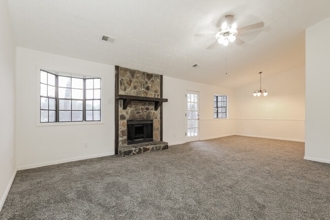 Photo - 9370 Woodloop Ct