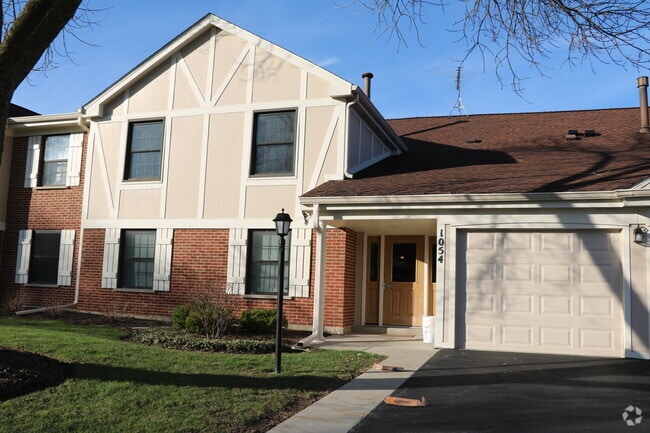 Building Photo - 1054 Deerpath Ct Rental