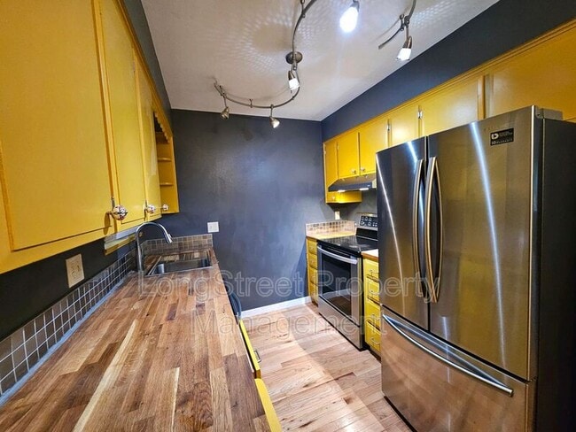 Photo - 4620 NE Broadway