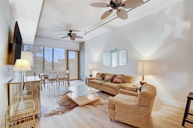 Photo - 353 E Bonneville Ave Unidad 233