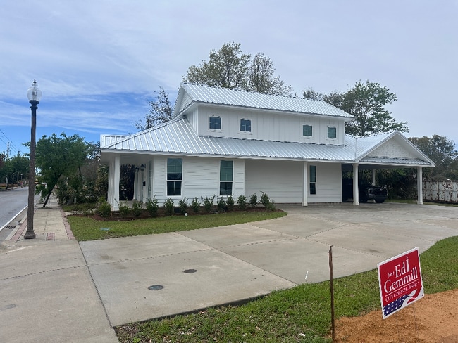 Photo - 546 Howard Ave