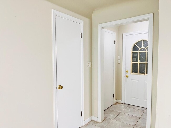 Photo - 25323 Orchard Lake Rd