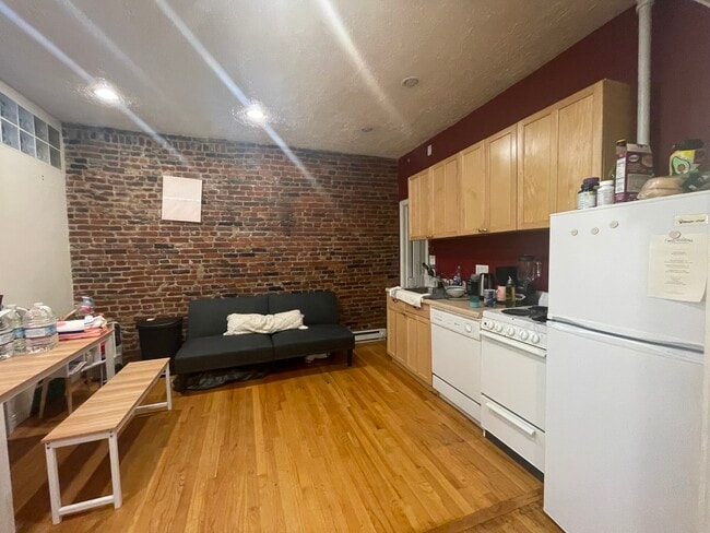 Photo - 40 Anderson St Unit 1