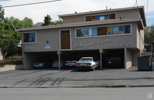 10208-10212 Tujunga Canyon Blvd