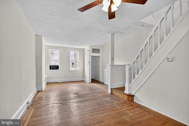 Photo - 2343 E Huntingdon St