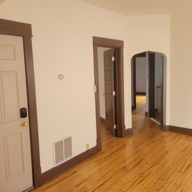 839 Aurora Ave Unit 2