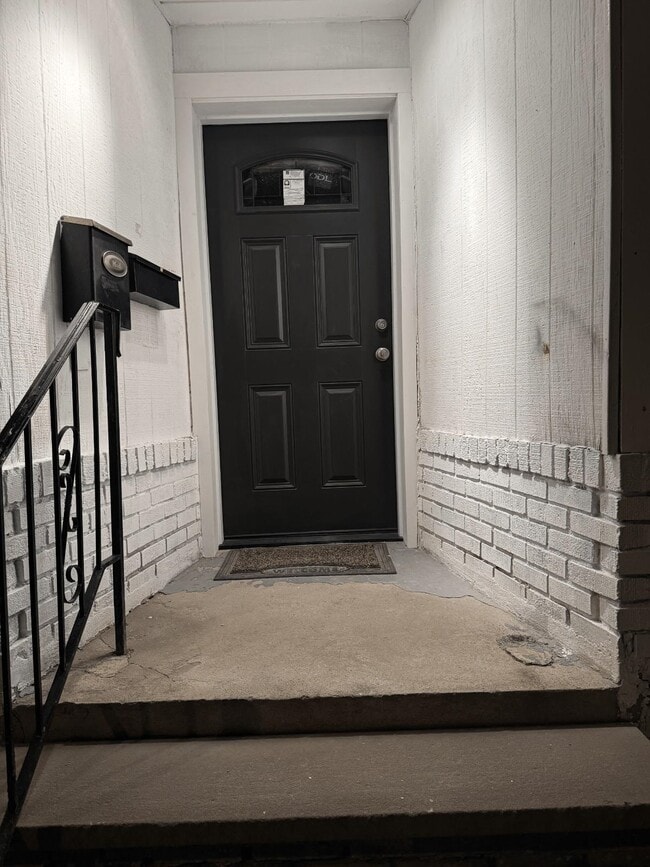Building Photo - 1407 44th St Unit 1 Rental