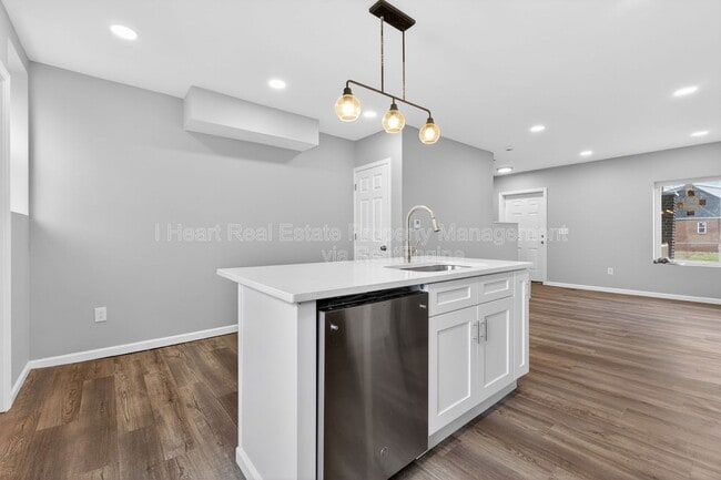 Photo - 1153 E 20th Ave