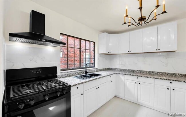 Photo - 4000 Tyler St