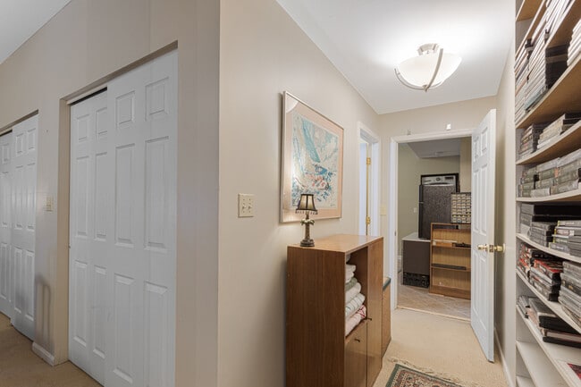 Photo - 3512 W Leland Ave Unidad Private Suite