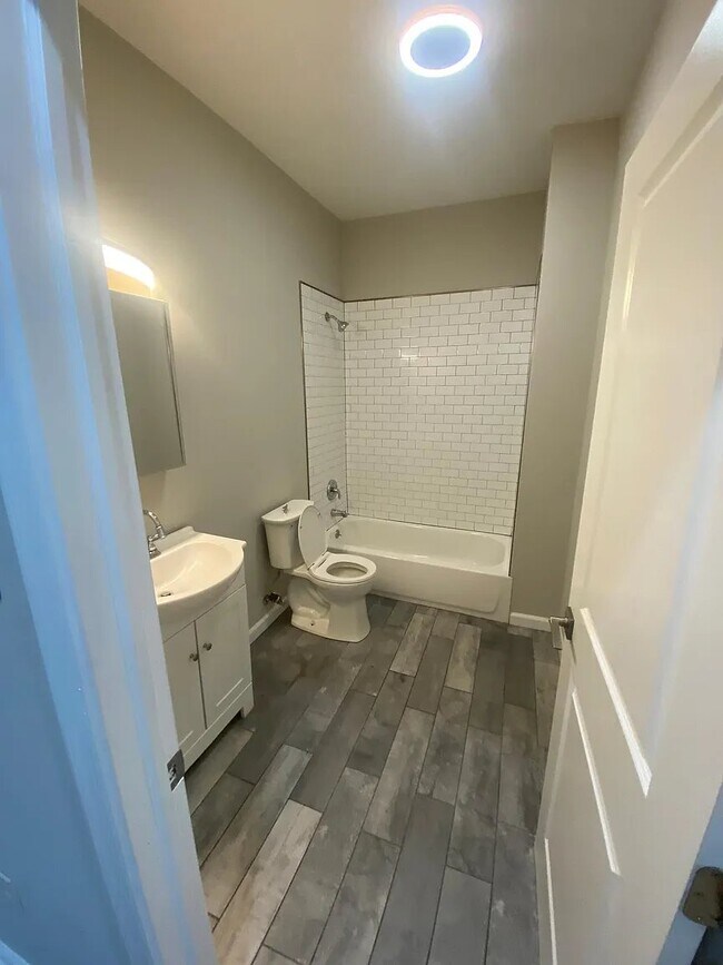 Photo - 1470 N 52nd St Unit 3