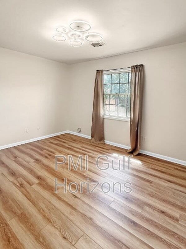 Photo - 3611 Swan Ln