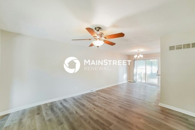 Photo - 3 Bedroom Pet-Friendly Home in BLUE SPRING...