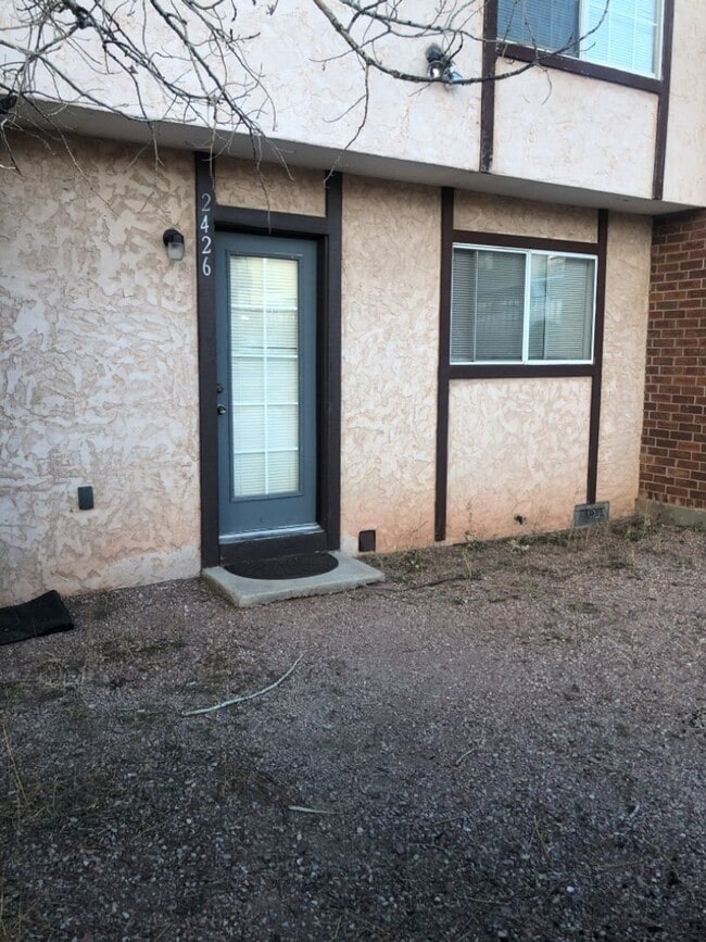 Building Photo - Townhome on Allegheny for rent! Unit 2426