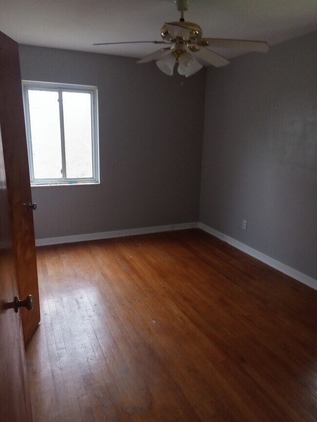 107 Weedon Dr