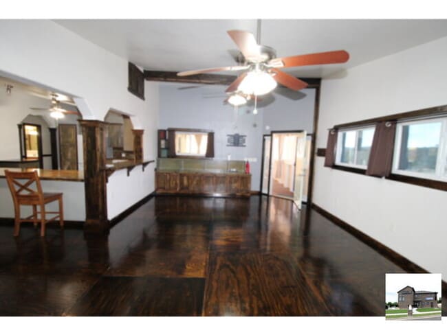 Photo - 2809 Connell St