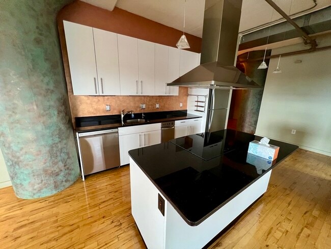 KITCHEN - 210 Lincoln St Unit 304