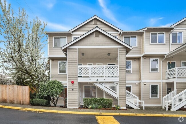 Building Photo - Available Now! Charming 3-Bedroom Home in ...