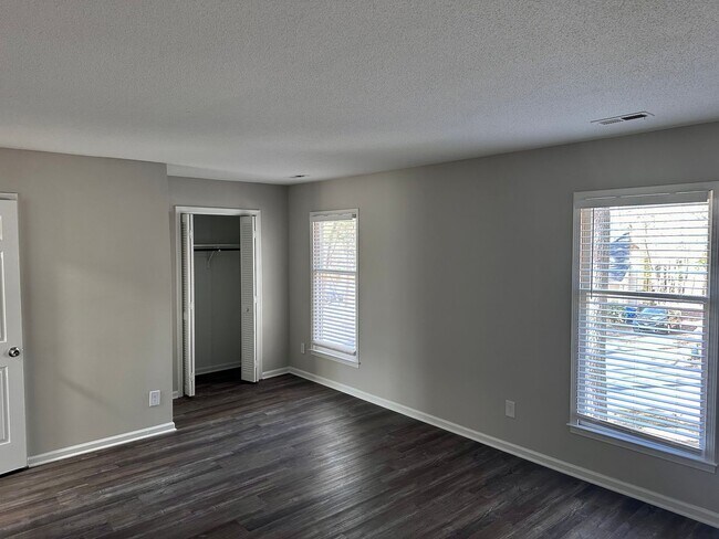 Photo - Stunning 2-bedroom, 2 -bathroom Apartment