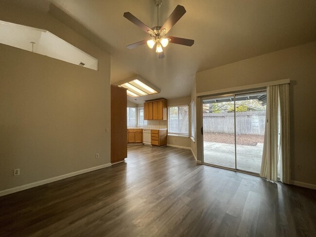 Photo - 13 Capshaw Ct
