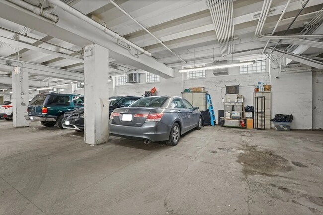 Photo - 2735 W Armitage Ave Unit 305