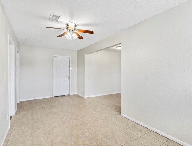 Photo - 303 Brown Dr