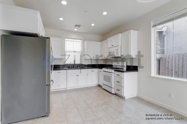 Photo - 1830 Yellowwood Ave