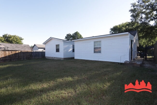 Photo - 4721 Bradford Dr