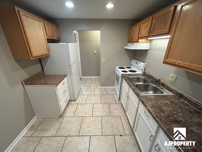 Photo - 3309 S Elmwood Ave Unit 3