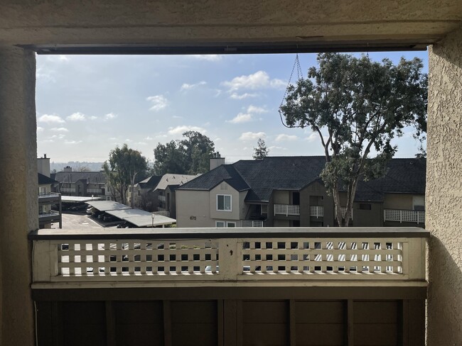 sunny balcony facing The Bay - 685 Dartmore Ln Condominio Unidad 265