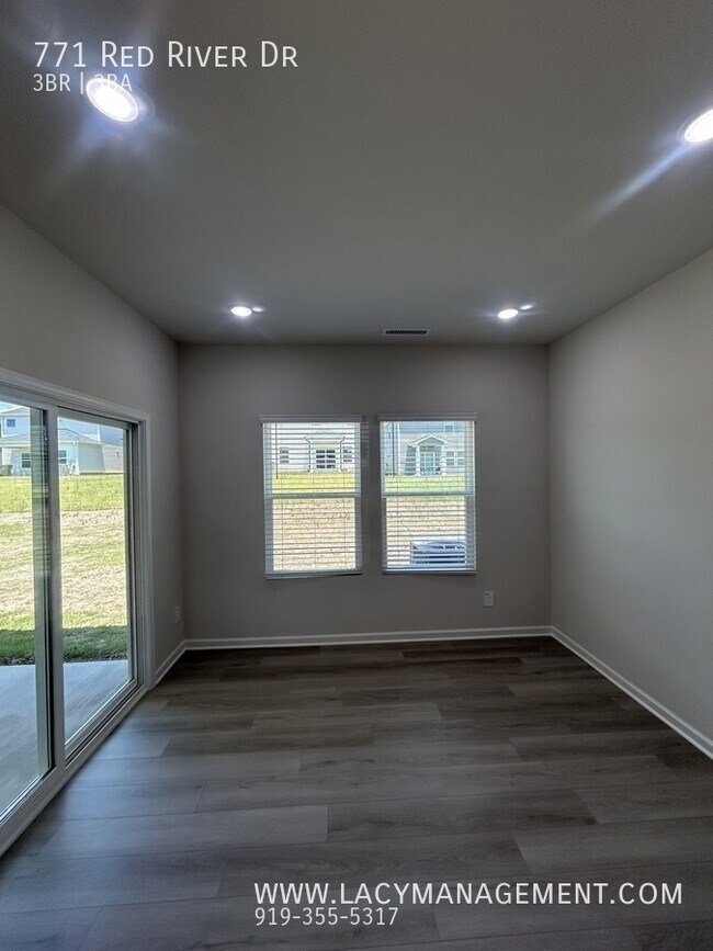 Photo - 771 Red River Dr