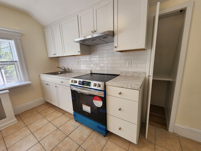 Photo - 181 Forest St Unit 3