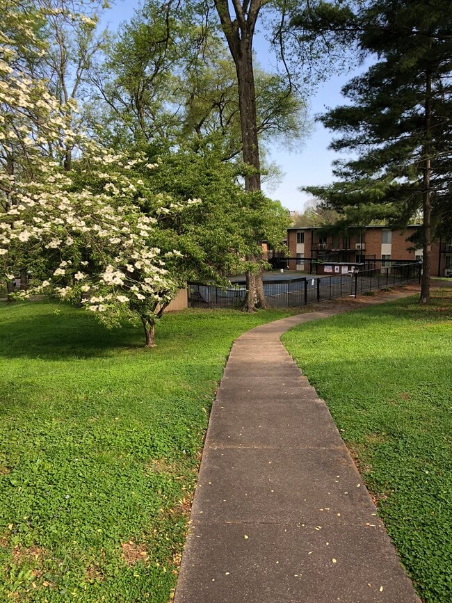 Photo - 2601 Hillsboro Pike Unit #O4