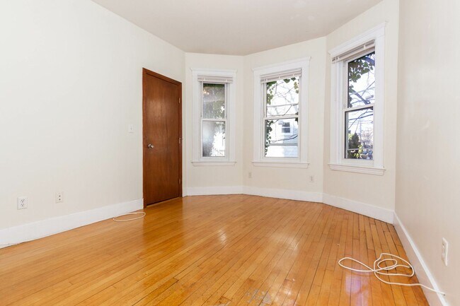 Photo - No Brokers Fee. No Security Deposit, Laund...