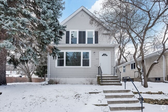 Building Photo - COMPLETELY UPDATED 2 BEDROOM Rental