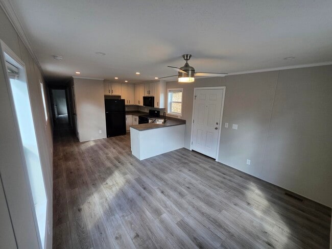 Photo - 16 Thomas Ln