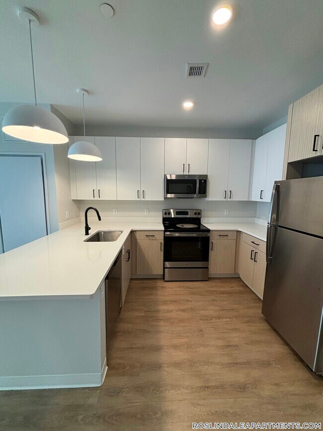 Building Photo - 289 Walk Hill St Unit 225