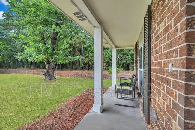 Photo - 302 Manden Rd
