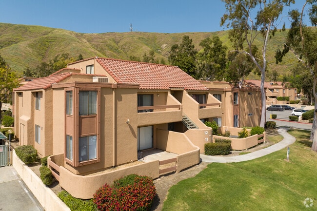 Photo - Edgehill Village Apartments