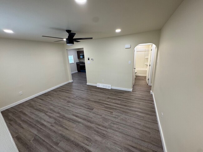 Photo - 2950 Hamburg St Unit 4