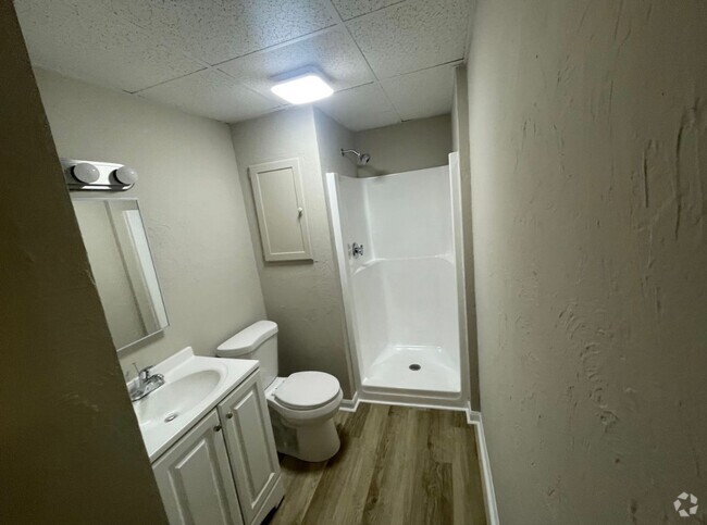 Building Photo - 34 Worcester Rd Unit 1F Rental