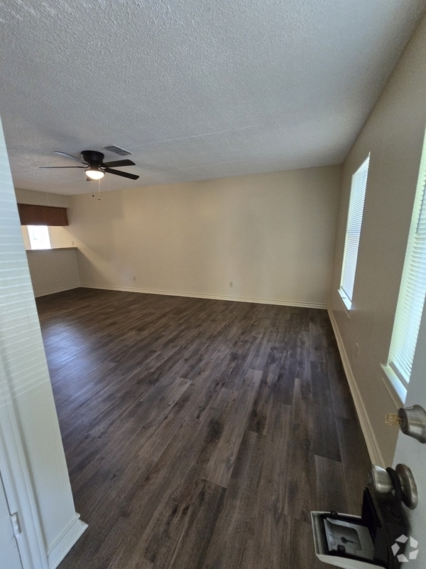 Building Photo - 6841 Brown St Unit 9A Rental