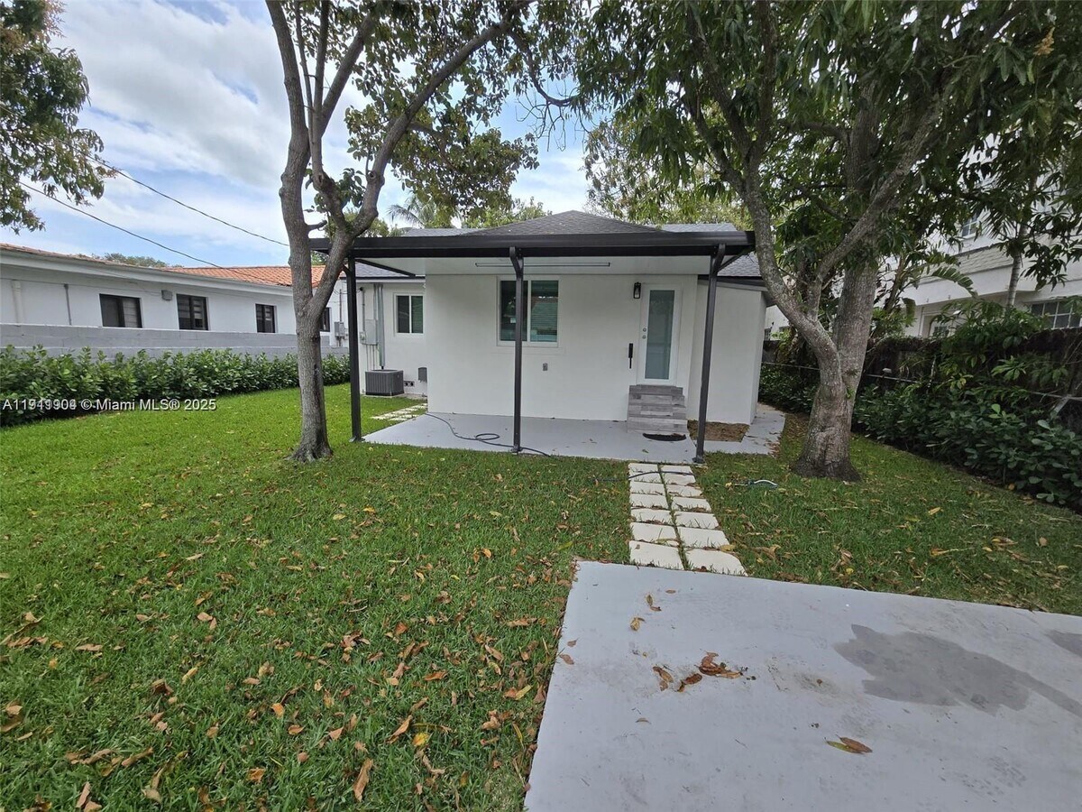 Photo - 1637 SW 17th St