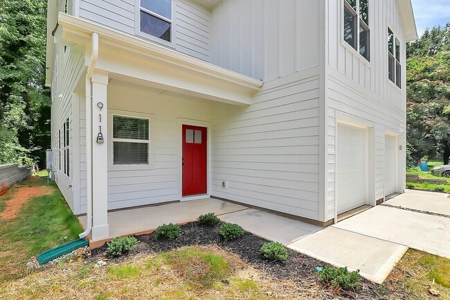 Photo - 911 Yellowstone Dr