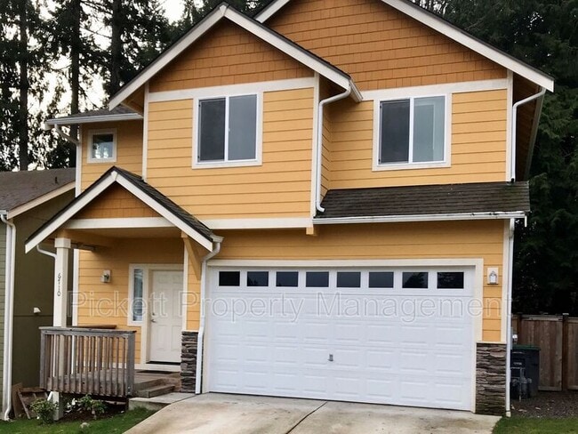 Building Photo - 6710 Takota Pl NE