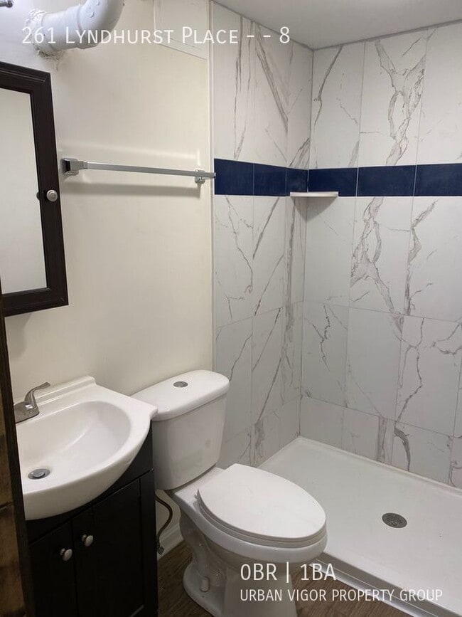 Photo - 261 Lyndhurst Pl Unidad 8